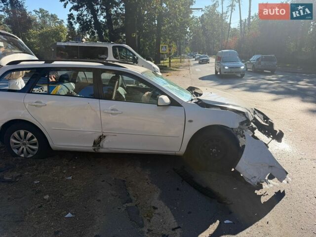 Білий Мазда 6, об'ємом двигуна 2 л та пробігом 338 тис. км за 1500 $, фото 4 на Automoto.ua