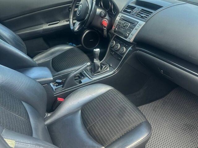Білий Мазда 6, об'ємом двигуна 2 л та пробігом 235 тис. км за 7500 $, фото 10 на Automoto.ua