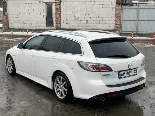 Білий Мазда 6, об'ємом двигуна 2 л та пробігом 203 тис. км за 7650 $, фото 4 на Automoto.ua