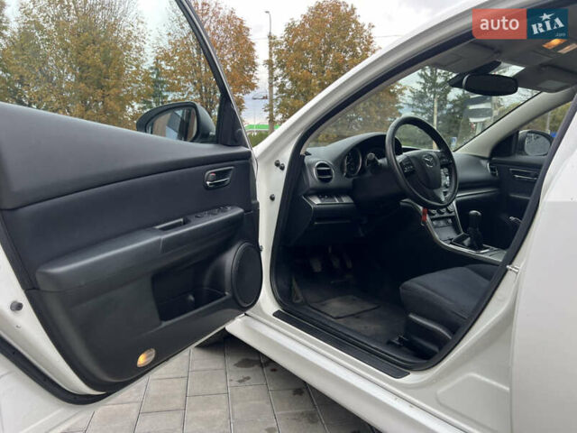 Мазда 6 2010 у Луцьку на Automoto.ua Білий Мазда 6, об'ємом двигуна 2 л та пробігом 204 тис. км за 7100 $, фото 32 на Automoto.ua