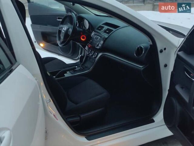 Белый Мазда 6, объемом двигателя 2 л и пробегом 210 тыс. км за 8500 $, фото 20 на Automoto.ua