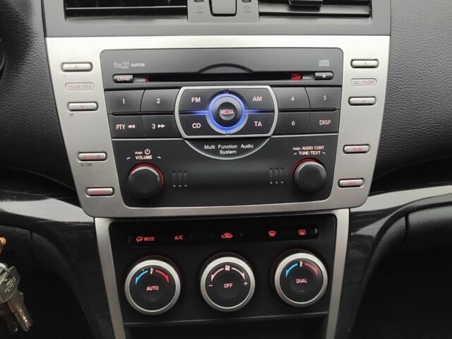 Білий Мазда 6, об'ємом двигуна 2 л та пробігом 289 тис. км за 7500 $, фото 4 на Automoto.ua