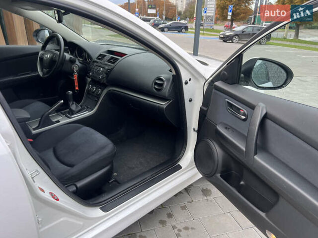 Мазда 6 2010 у Луцьку на Automoto.ua Білий Мазда 6, об'ємом двигуна 2 л та пробігом 204 тис. км за 7100 $, фото 49 на Automoto.ua