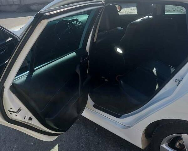 Белый Мазда 6, объемом двигателя 2.2 л и пробегом 255 тыс. км за 7200 $, фото 10 на Automoto.ua