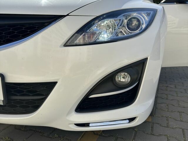 Белый Мазда 6, объемом двигателя 2 л и пробегом 177 тыс. км за 8500 $, фото 1 на Automoto.ua