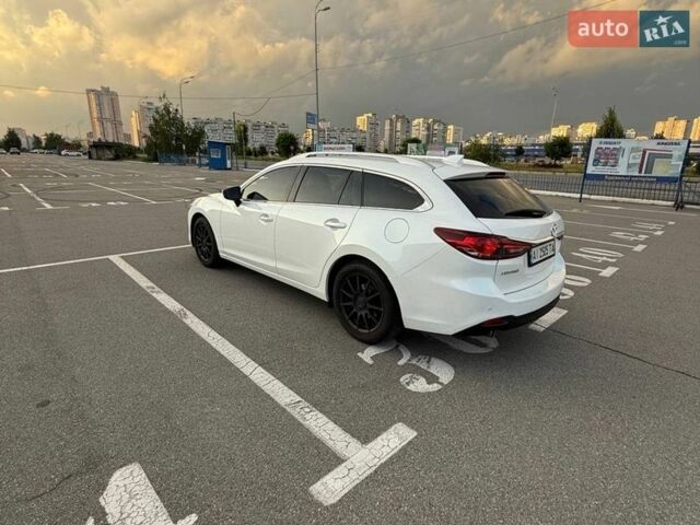 Белый Мазда 6, объемом двигателя 2.19 л и пробегом 252 тыс. км за 10500 $, фото 5 на Automoto.ua