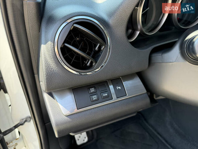 Білий Мазда 6, об'ємом двигуна 2.2 л та пробігом 231 тис. км за 7999 $, фото 13 на Automoto.ua