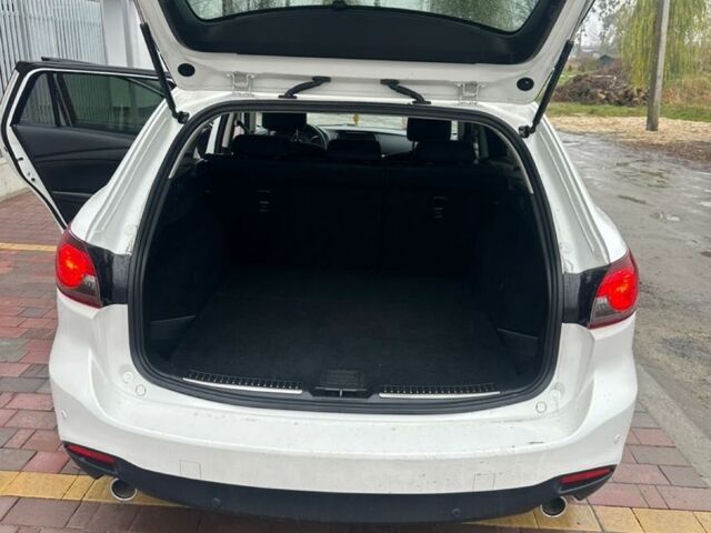 Белый Мазда 6, объемом двигателя 2.2 л и пробегом 200 тыс. км за 12000 $, фото 4 на Automoto.ua