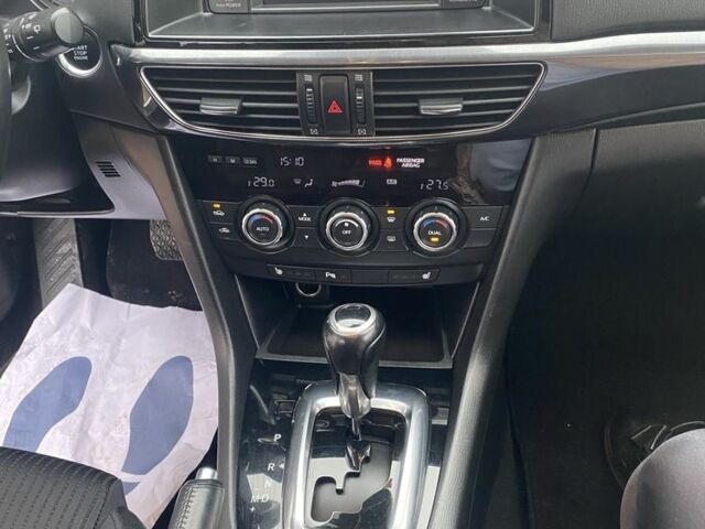 Белый Мазда 6, объемом двигателя 2.2 л и пробегом 200 тыс. км за 12000 $, фото 2 на Automoto.ua