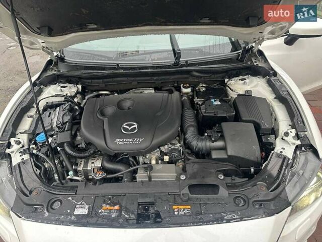 Белый Мазда 6, объемом двигателя 2.2 л и пробегом 200 тыс. км за 11800 $, фото 2 на Automoto.ua
