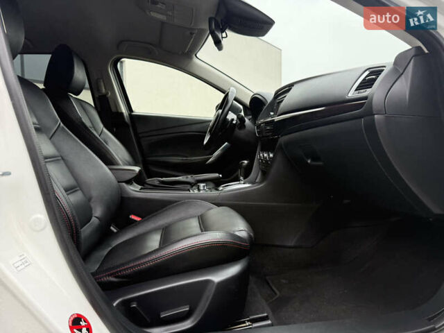 Белый Мазда 6, объемом двигателя 2.18 л и пробегом 181 тыс. км за 10600 $, фото 36 на Automoto.ua