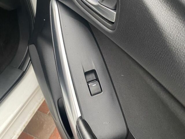 Белый Мазда 6, объемом двигателя 2.2 л и пробегом 200 тыс. км за 12000 $, фото 1 на Automoto.ua