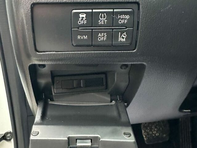 Білий Мазда 6, об'ємом двигуна 2.2 л та пробігом 200 тис. км за 12000 $, фото 13 на Automoto.ua