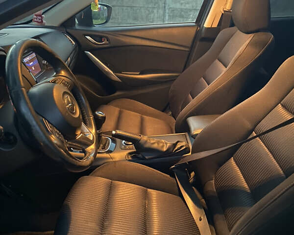 Белый Мазда 6, объемом двигателя 2.2 л и пробегом 321 тыс. км за 9100 $, фото 2 на Automoto.ua