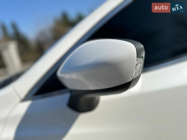 Белый Мазда 6, объемом двигателя 2.2 л и пробегом 238 тыс. км за 9300 $, фото 41 на Automoto.ua