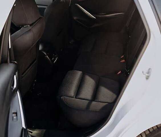 Білий Мазда 6, об'ємом двигуна 2.19 л та пробігом 204 тис. км за 10800 $, фото 6 на Automoto.ua