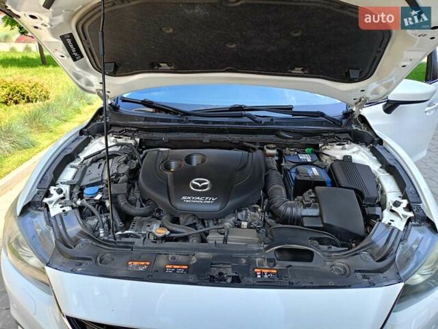 Білий Мазда 6, об'ємом двигуна 2.2 л та пробігом 215 тис. км за 11200 $, фото 17 на Automoto.ua