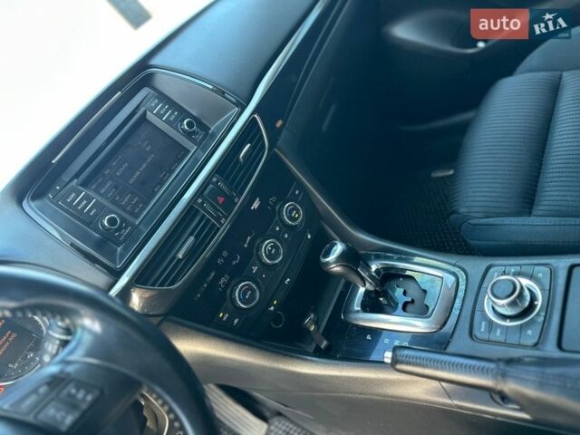 Белый Мазда 6, объемом двигателя 2.2 л и пробегом 238 тыс. км за 9300 $, фото 39 на Automoto.ua