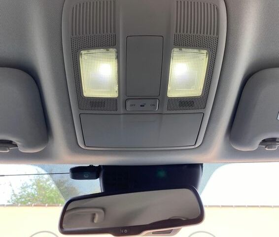 Белый Мазда 6, объемом двигателя 2 л и пробегом 130 тыс. км за 130 $, фото 18 на Automoto.ua