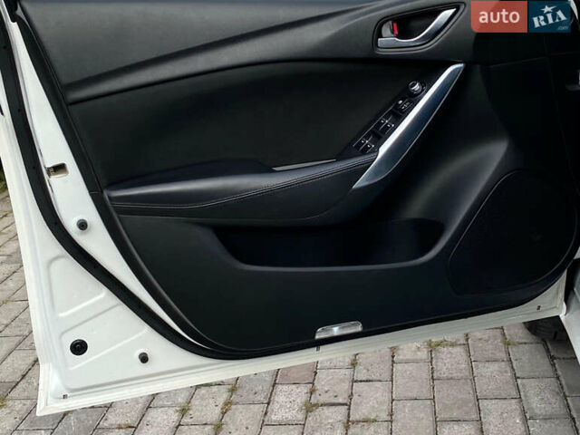 Білий Мазда 6, об'ємом двигуна 2 л та пробігом 130 тис. км за 15999 $, фото 22 на Automoto.ua