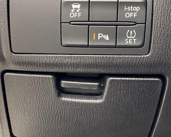 Білий Мазда 6, об'ємом двигуна 2 л та пробігом 130 тис. км за 16700 $, фото 18 на Automoto.ua