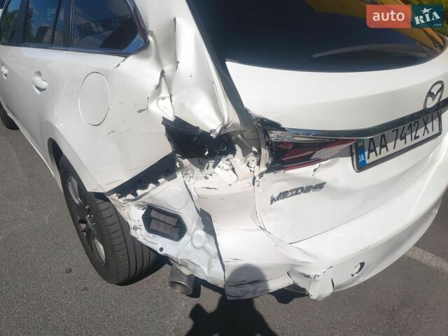 Білий Мазда 6, об'ємом двигуна 2 л та пробігом 154 тис. км за 10000 $, фото 4 на Automoto.ua