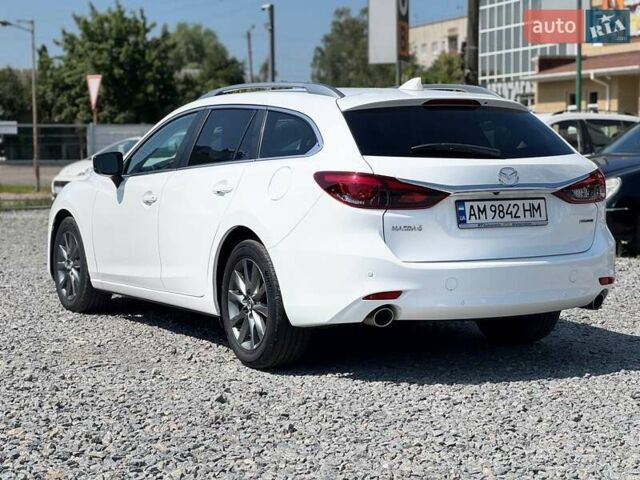 Белый Мазда 6, объемом двигателя 2.19 л и пробегом 333 тыс. км за 17867 $, фото 4 на Automoto.ua