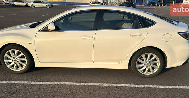 Белый Мазда 6, объемом двигателя 2.2 л и пробегом 279 тыс. км за 8000 $, фото 5 на Automoto.ua