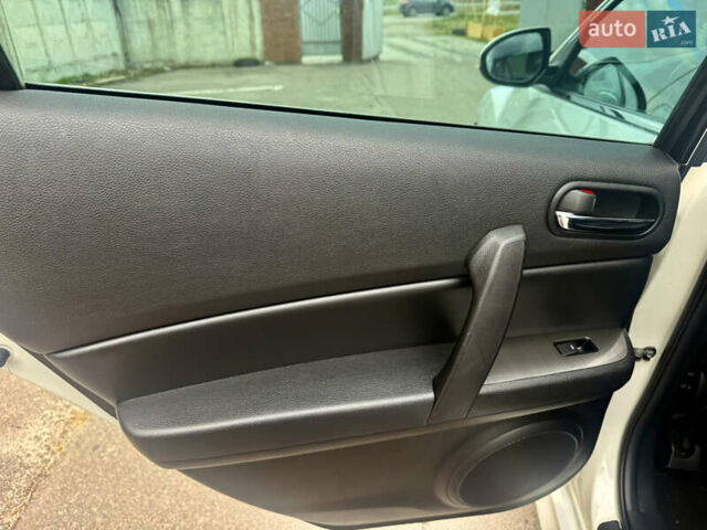 Белый Мазда 6, объемом двигателя 2.2 л и пробегом 218 тыс. км за 7699 $, фото 19 на Automoto.ua