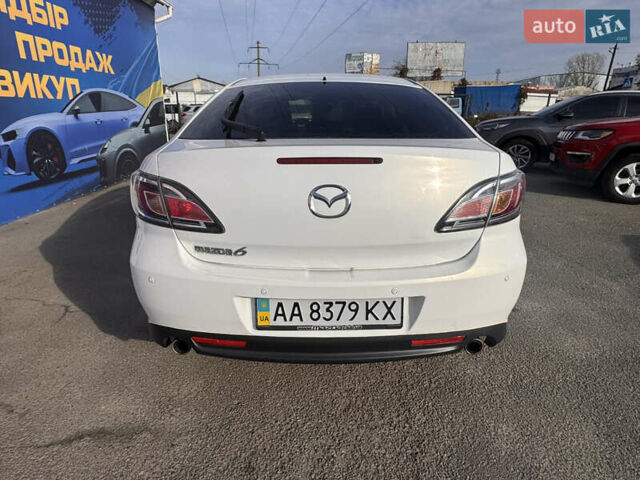 Білий Мазда 6, об'ємом двигуна 2 л та пробігом 177 тис. км за 8900 $, фото 5 на Automoto.ua