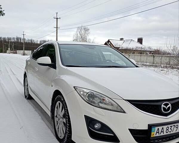 Белый Мазда 6, объемом двигателя 2 л и пробегом 180 тыс. км за 9500 $, фото 2 на Automoto.ua
