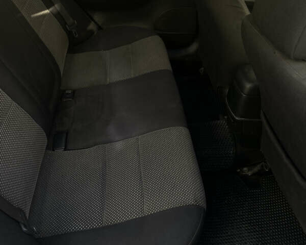 Бежевий Мазда 6, об'ємом двигуна 2 л та пробігом 420 тис. км за 2950 $, фото 11 на Automoto.ua