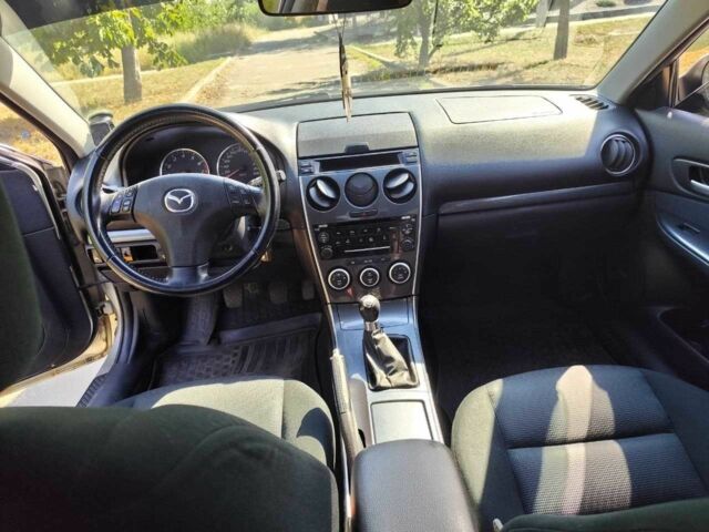 Бежевый Мазда 6, объемом двигателя 2 л и пробегом 350 тыс. км за 5800 $, фото 5 на Automoto.ua