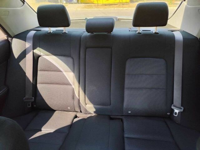 Бежевый Мазда 6, объемом двигателя 2 л и пробегом 350 тыс. км за 5800 $, фото 6 на Automoto.ua