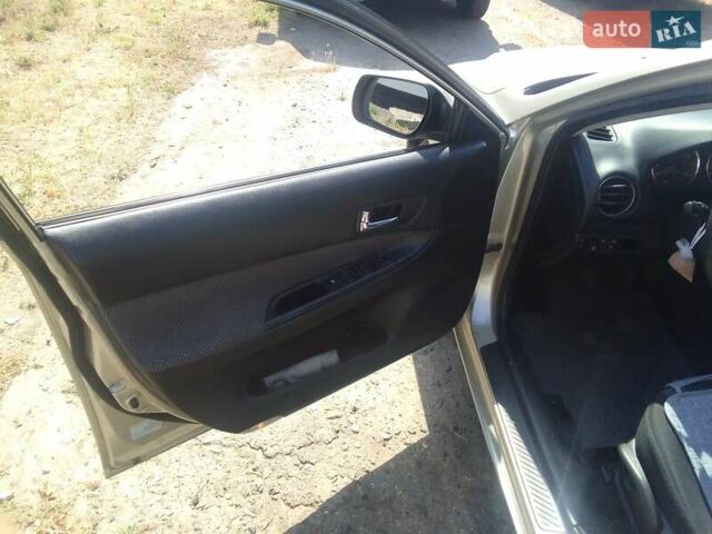 Бежевый Мазда 6, объемом двигателя 2 л и пробегом 208 тыс. км за 5100 $, фото 16 на Automoto.ua