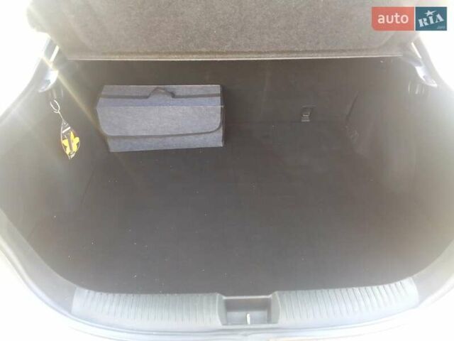 Бежевый Мазда 6, объемом двигателя 2 л и пробегом 208 тыс. км за 5100 $, фото 7 на Automoto.ua