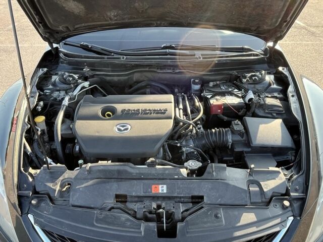 Чорний Мазда 6, об'ємом двигуна 2 л та пробігом 300 тис. км за 6600 $, фото 5 на Automoto.ua