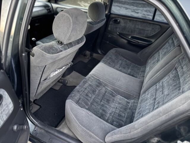 Черный Мазда 6, объемом двигателя 2 л и пробегом 300 тыс. км за 1800 $, фото 10 на Automoto.ua