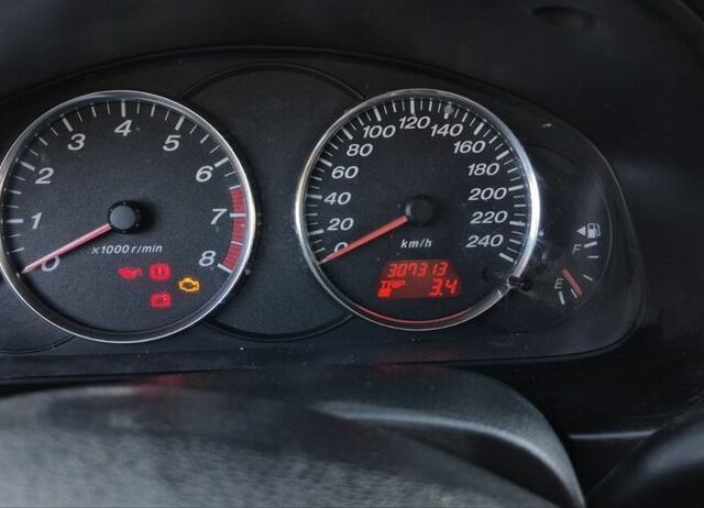 Черный Мазда 6, объемом двигателя 2 л и пробегом 10 тыс. км за 3300 $, фото 8 на Automoto.ua