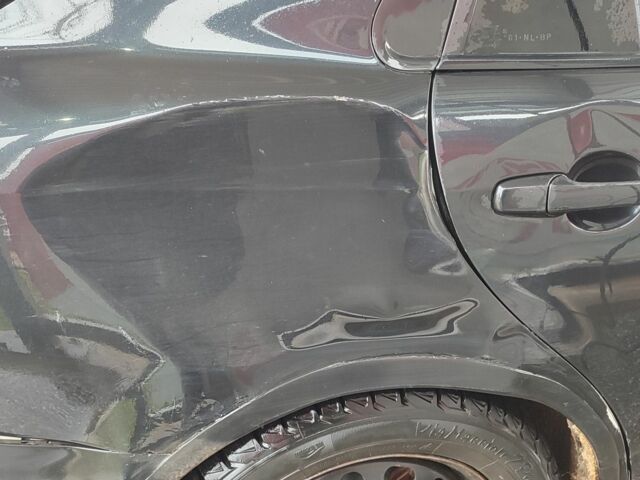 Черный Мазда 6, объемом двигателя 2 л и пробегом 317 тыс. км за 3000 $, фото 8 на Automoto.ua