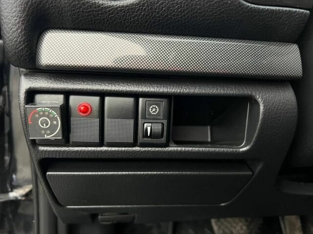 Черный Мазда 6, объемом двигателя 2 л и пробегом 227 тыс. км за 4500 $, фото 12 на Automoto.ua