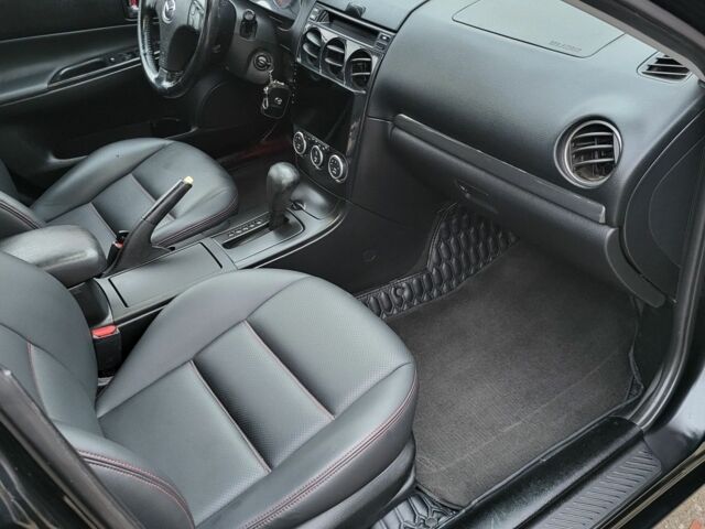 Черный Мазда 6, объемом двигателя 2 л и пробегом 320 тыс. км за 5300 $, фото 4 на Automoto.ua