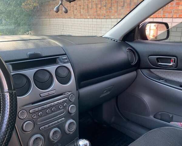 Черный Мазда 6, объемом двигателя 2 л и пробегом 375 тыс. км за 3900 $, фото 6 на Automoto.ua