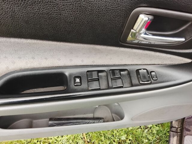 Черный Мазда 6, объемом двигателя 2 л и пробегом 99 тыс. км за 2500 $, фото 5 на Automoto.ua