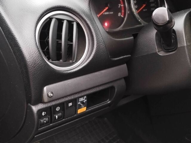 Черный Мазда 6, объемом двигателя 2 л и пробегом 185 тыс. км за 5000 $, фото 13 на Automoto.ua