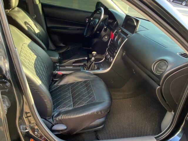 Черный Мазда 6, объемом двигателя 1.8 л и пробегом 235 тыс. км за 3700 $, фото 5 на Automoto.ua