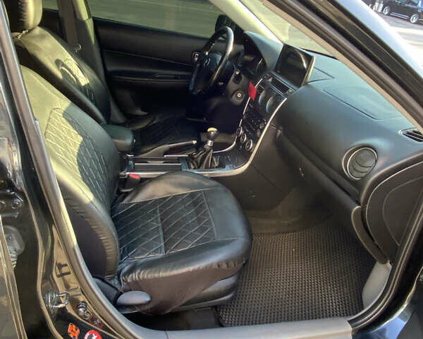 Чорний Мазда 6, об'ємом двигуна 1.8 л та пробігом 235 тис. км за 5500 $, фото 16 на Automoto.ua