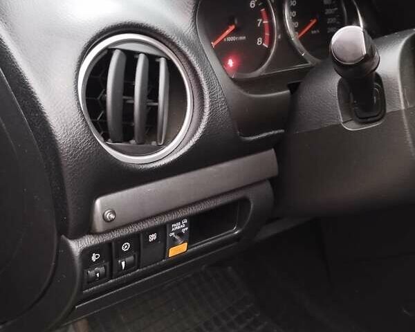 Черный Мазда 6, объемом двигателя 2 л и пробегом 185 тыс. км за 5000 $, фото 20 на Automoto.ua