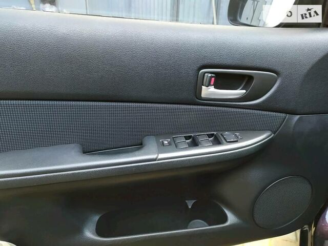 Чорний Мазда 6, об'ємом двигуна 1.8 л та пробігом 211 тис. км за 5200 $, фото 4 на Automoto.ua