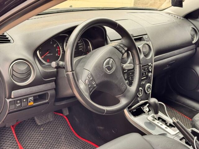 Черный Мазда 6, объемом двигателя 2 л и пробегом 350 тыс. км за 4350 $, фото 2 на Automoto.ua